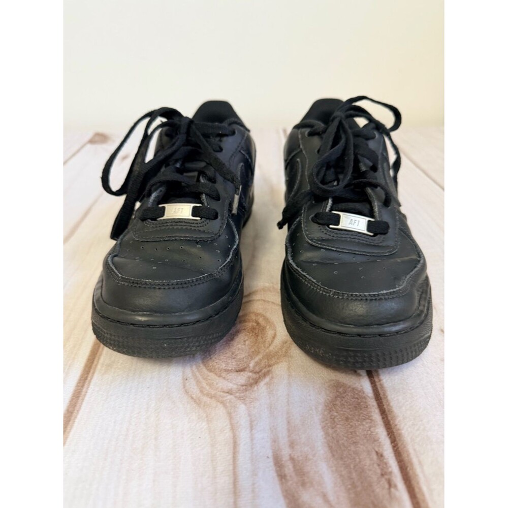 Nike Big Kids Triple Black Air Force 1 Tennis Shoes Size 6.5 Lace Up Uniform - Picture 3 of 9